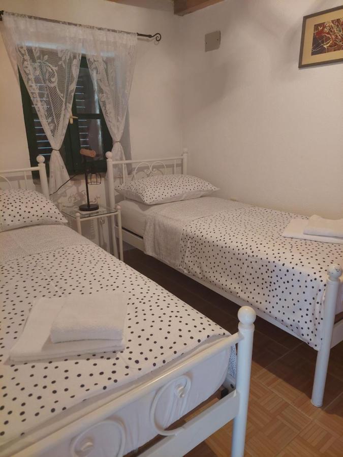 Apartman Studio Zdravko Eco Village 이모츠키 외부 사진