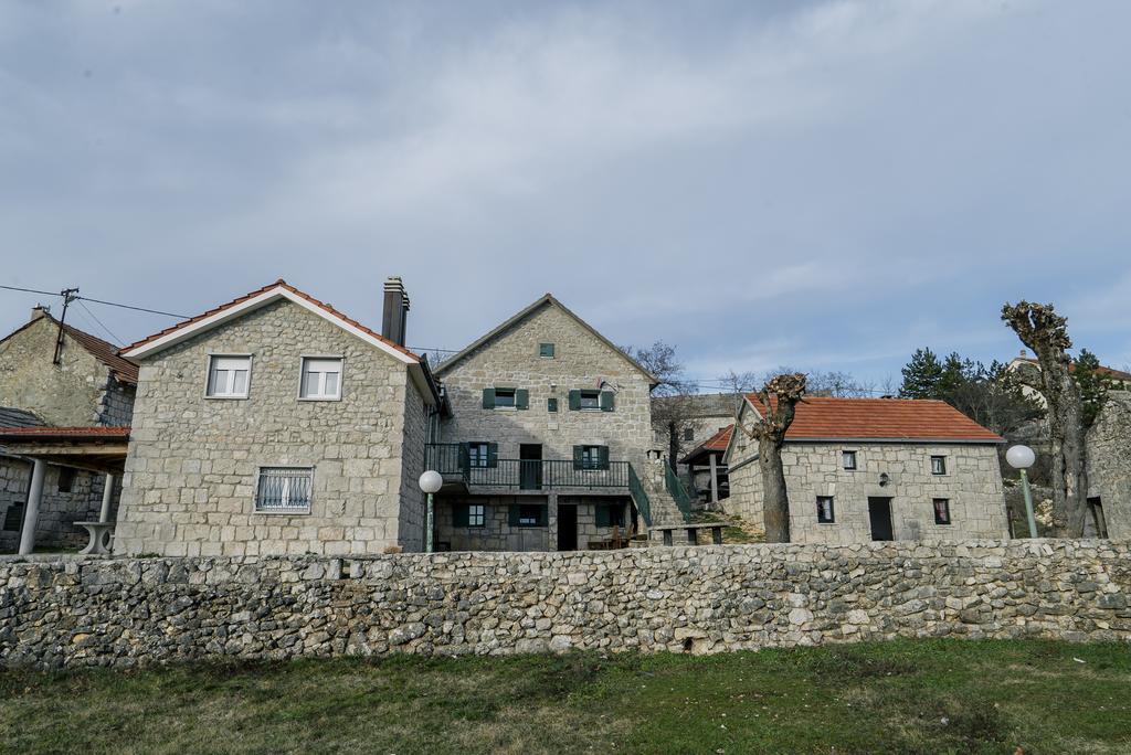 Apartman Studio Zdravko Eco Village 이모츠키 외부 사진