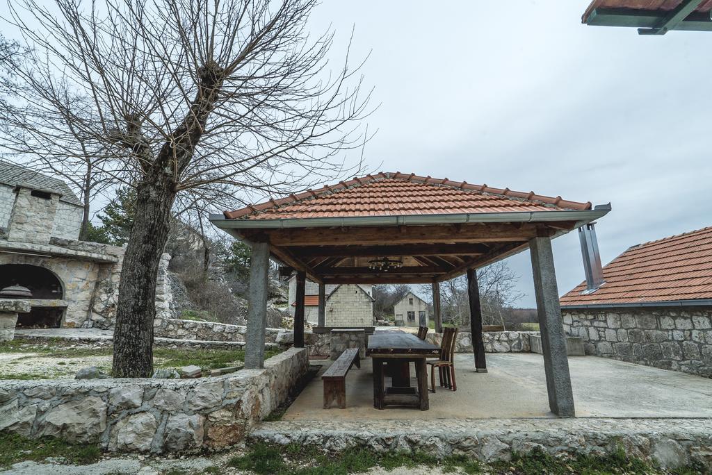 Apartman Studio Zdravko Eco Village 이모츠키 외부 사진