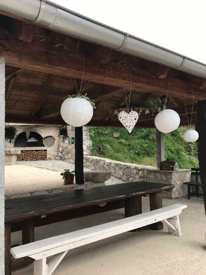 Apartman Studio Zdravko Eco Village 이모츠키 외부 사진