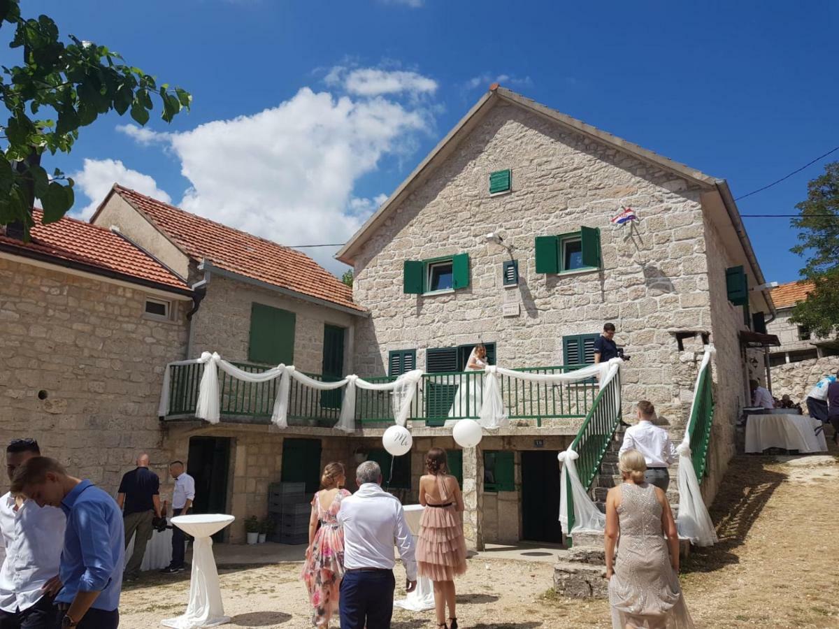 Apartman Studio Zdravko Eco Village 이모츠키 외부 사진
